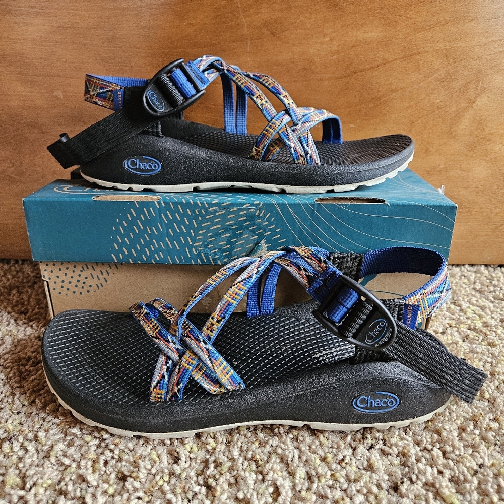 Multi Color Double Strap Chaco, Women's Size 8. LIKE NEW!